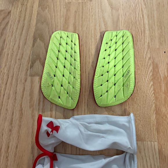 Under Armour Red and Yellow Shin Guards with Sleeves Flex Pro Small Kids - Picture 2 of 3